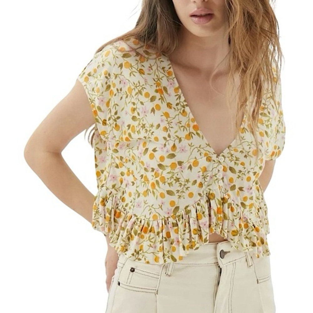 Urban Outfitters Izzy Flouncy Ruffle Crop Blouse Size Small